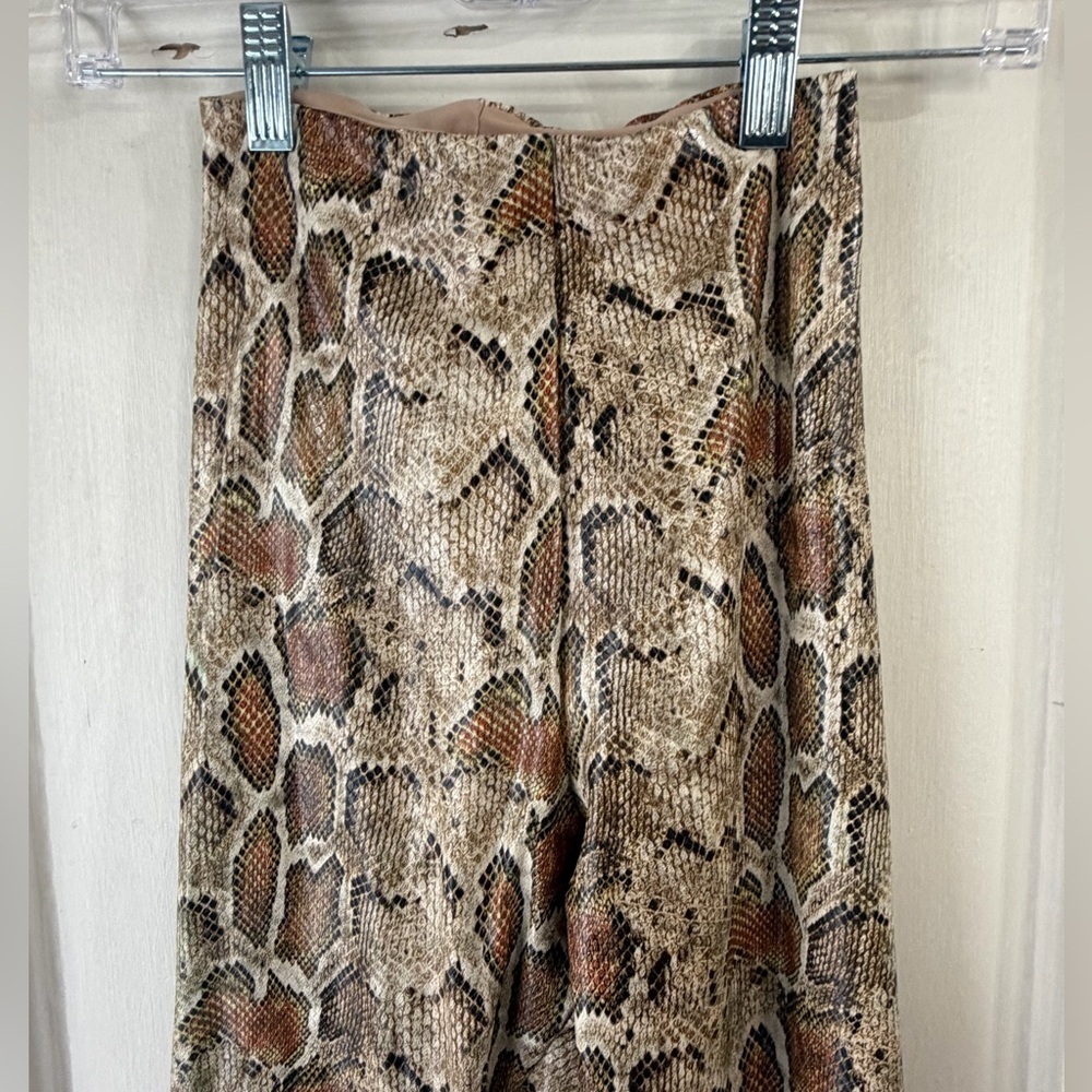 Commando Faux Leather Control Smoothing Legging In Cocoa Python XS - Picture 7 of 15